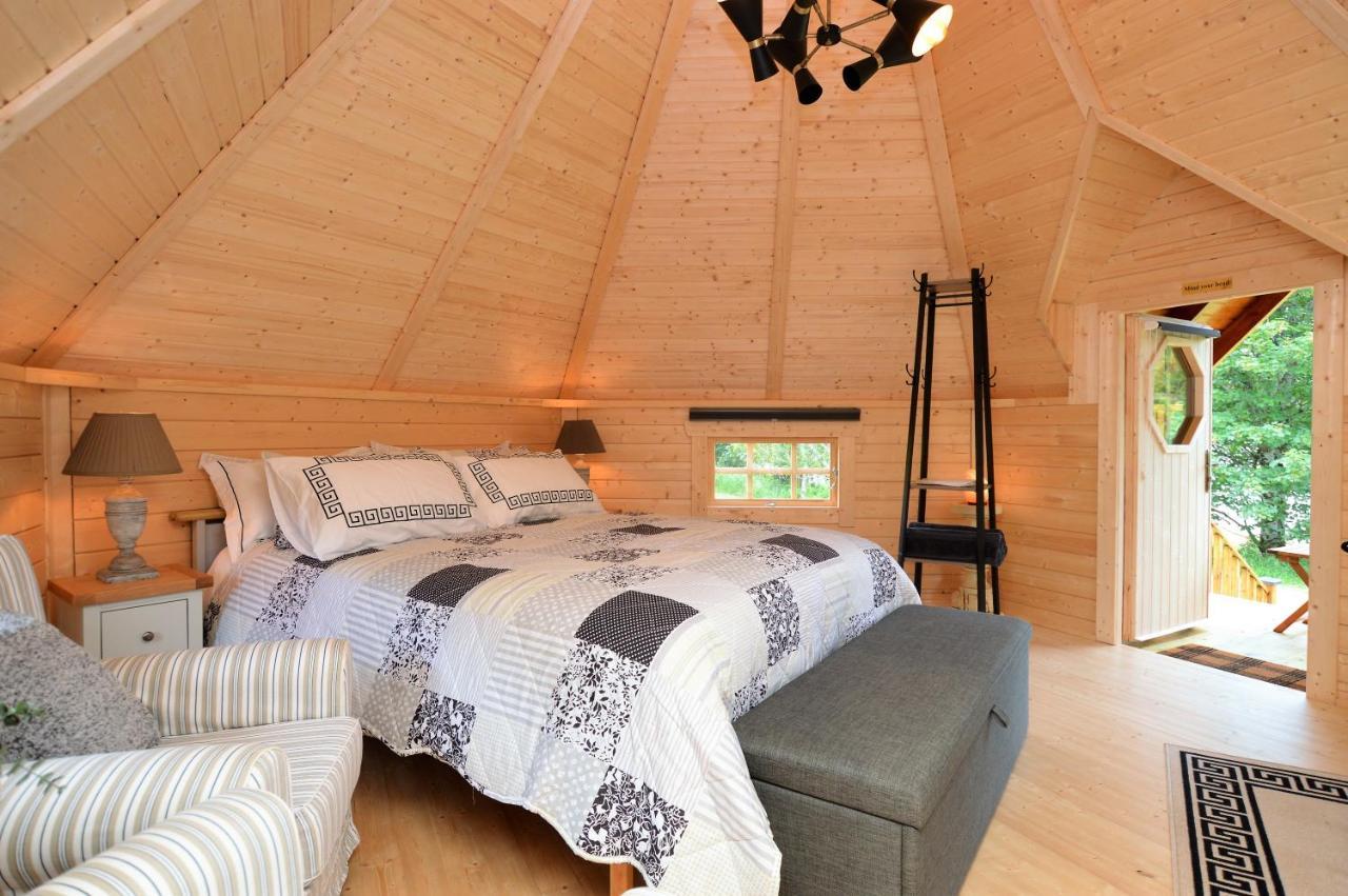 Seal Point Cabin - Luxury Glamping Cairndow エクステリア 写真