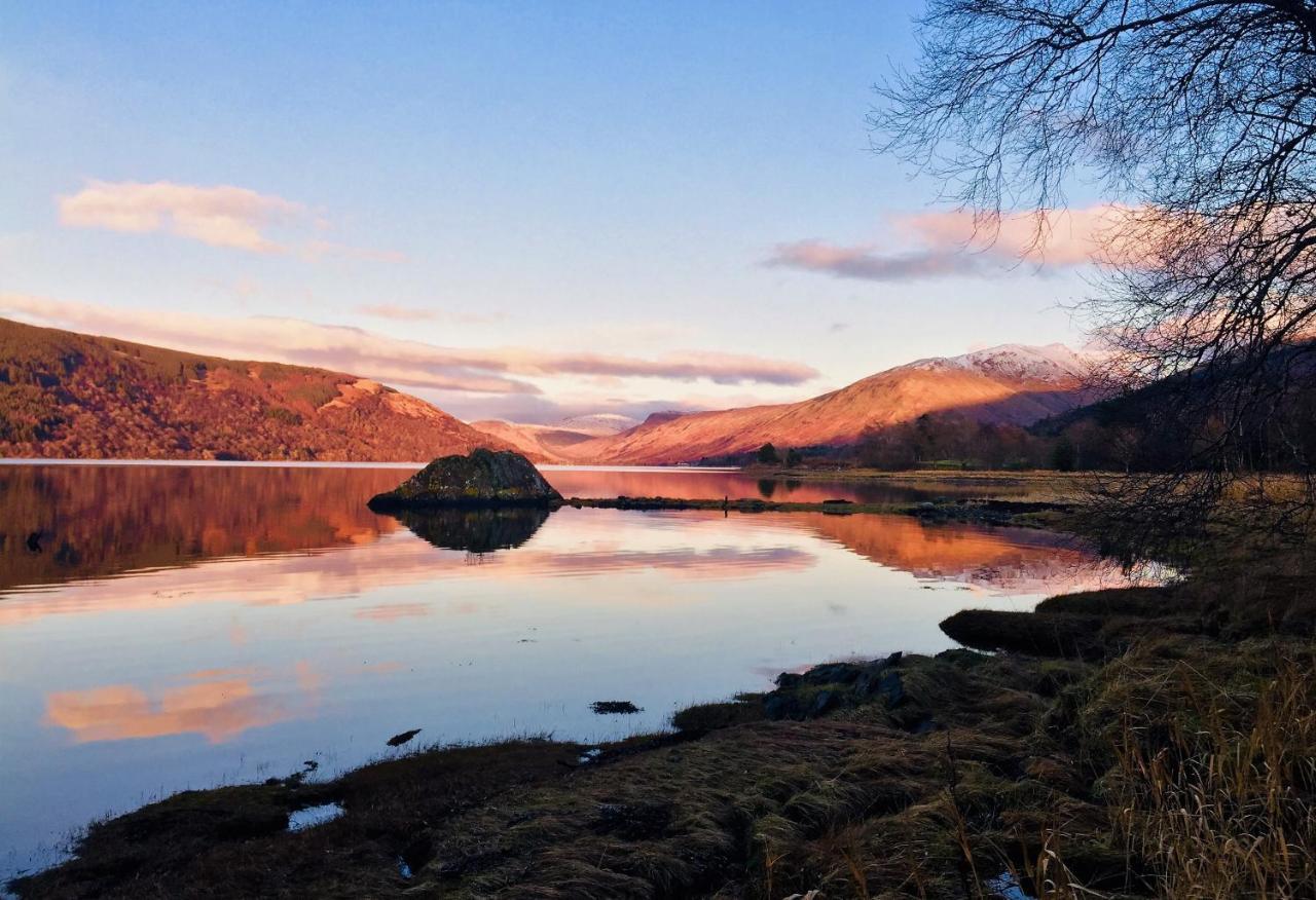 Seal Point Cabin - Luxury Glamping Cairndow エクステリア 写真